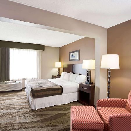 Готель Wingate By Wyndham Raleigh Durham / Airport Екстер'єр фото