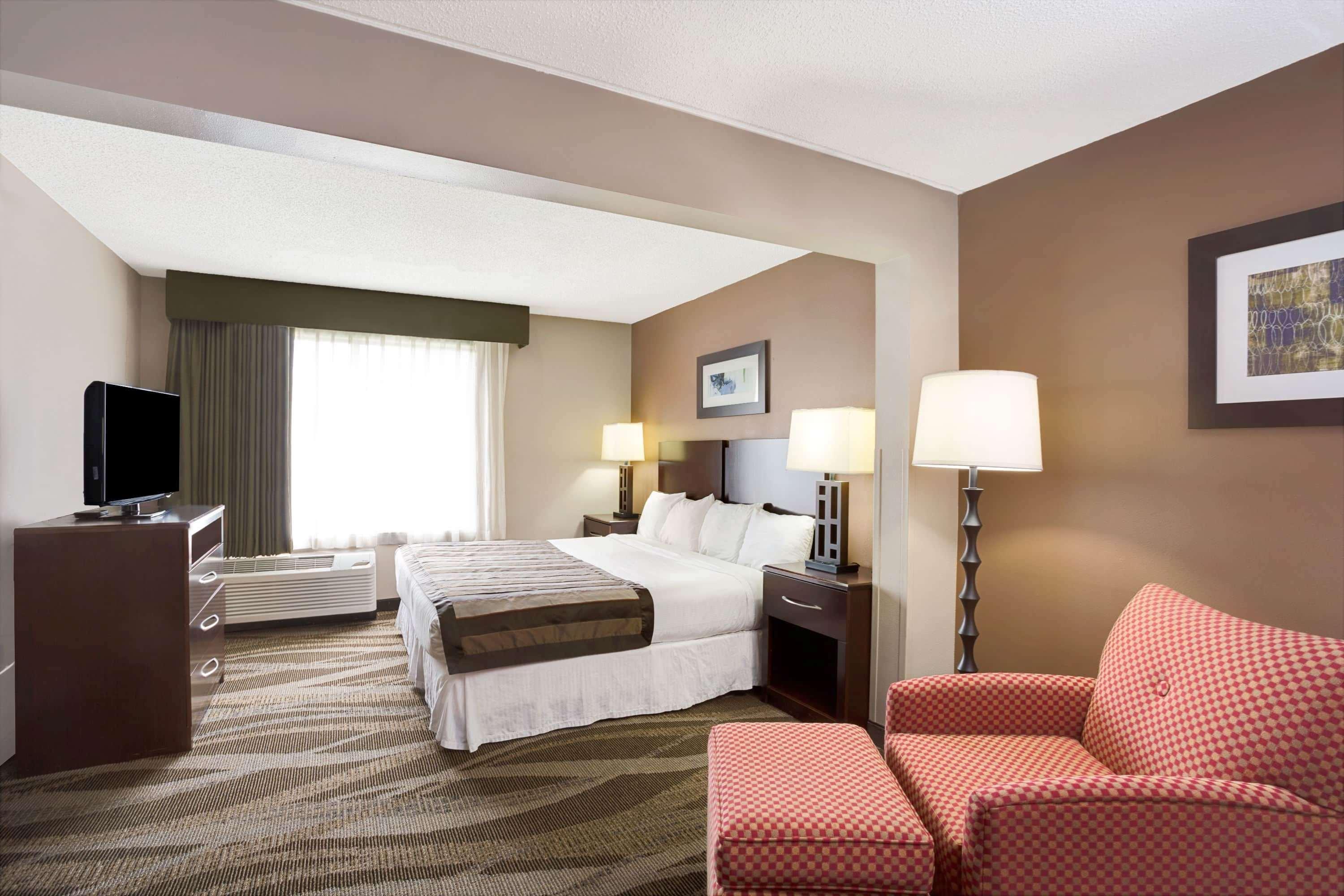 Готель Wingate By Wyndham Raleigh Durham / Airport Екстер'єр фото